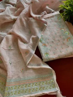 Exquisite Embroidered Suits - Craftsmanship in Every Stitch