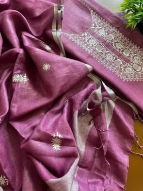 Linen Chicken Embroidery Suits on the floor